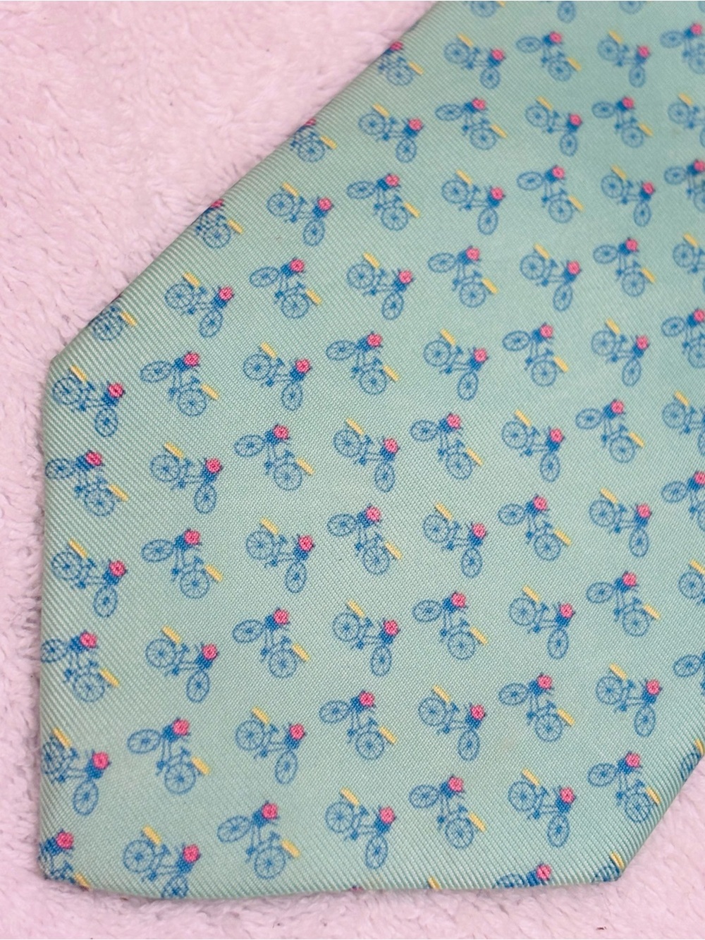 Brand New Stylish Tie By Peter Blair - 3 1/2 Inches Wide